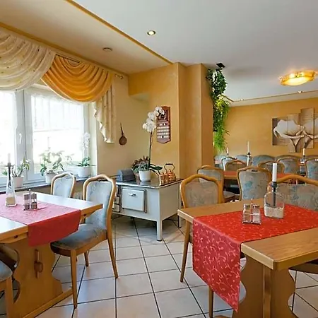 Hotel-restaurant Birgeler Hof فندق 3*