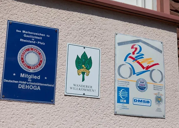 Hotel-restaurant Birgeler Hof 3* בירגל